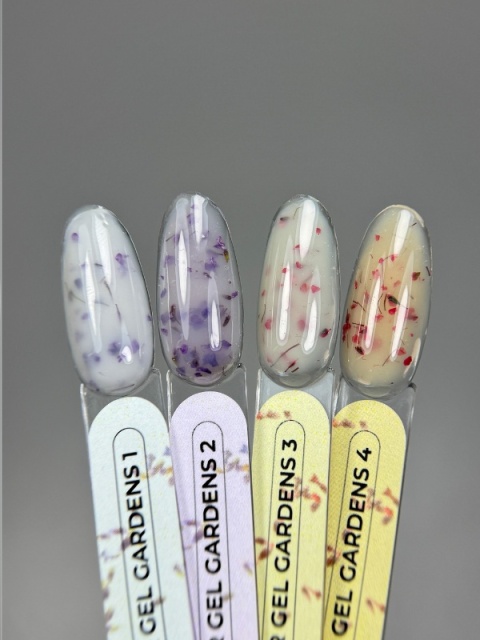 TOUCH Builder gel Gardens 01 - biały żel budujący z suszonymi kwiatami, 15 ml TOUCH Builder gel Gardens 01 - biały żel budujący z suszonymi kwiatami, 15 ml